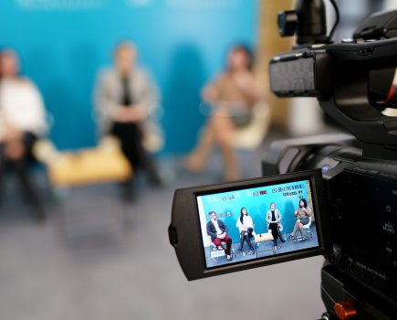 Equipment for hybrid type of events with online participants